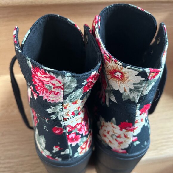 Wild Diva Lounge Floral Ankle Heel Boots Size 8.5 - Picture 5 of 9
